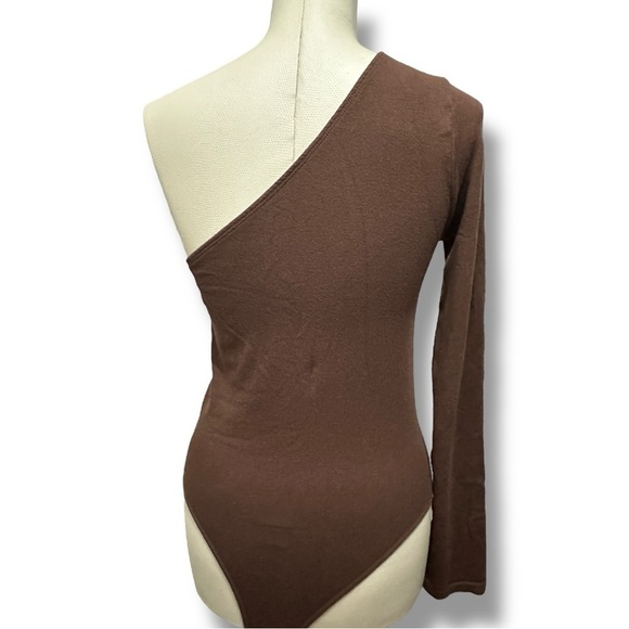 229 Forever 21 | EUC Chocolate Brown One-Shoulder Bodysuit (Size S/M) - Picture 3 of 10
